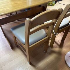 テーブル＋椅子３脚　ノークレームノーリターンでお願いしますの画像