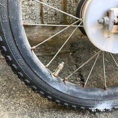 子ども自転車　補助輪付きの画像