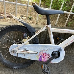 子ども自転車　補助輪付きの画像