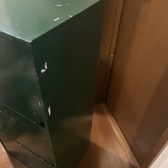  【練馬春日町で引取】レトロな木製3段棚／本棚・収納にも！
の画像