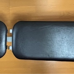 トレニングベンチとダンベルセットの画像