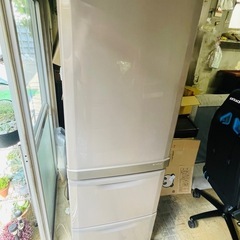 半額以下　大型冷凍冷蔵庫　　ファミリー用　三菱の画像