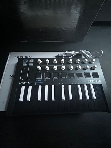 美品●Arturia アートリア MiniLab　MKⅡ 25鍵 ブラック
