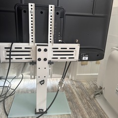 ハイセンステレビ40インチテレビ台付き の画像