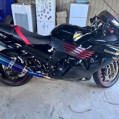 大型バイクカワサキzzr1400の画像