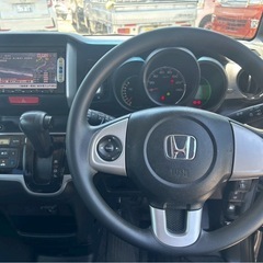 即日乗って帰れます♪人気車種♪H27年式 ホンダ NBOX SSパッケージ★総額24.8万円★内外装良好！機関良好 両側パワスラ 純正ナビ TV Bカメラ Bluetoothオーディオ ETC 修復歴なし！おすすめ車両！の画像