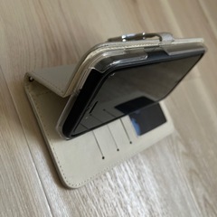 iPhone13 手帳型ケースの画像