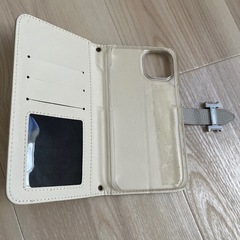 iPhone13 手帳型ケースの画像