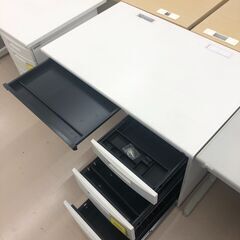 【ジャングルジャングル和歌山店】【Wa1922】片袖デスク ホワイト リユースショップ リサイクルショップ 中古家具 中古家電 中古自転車 古着 冷蔵庫 洗濯機 エアコン 電子レンジ テレビ オフィス家具 ヴィンテージ アンティーク  和歌山市 岩出市 海南市 岬町 和歌山 大阪の画像