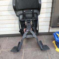 子供用の前に付ける椅子の画像
