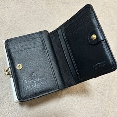 【取引中】ヴィヴィアン2つ折り財布　美品の画像