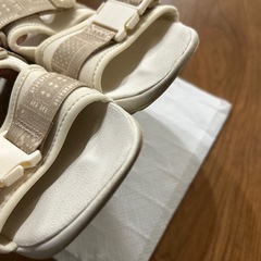 NIKE キャニオンサンダル　レディースの画像