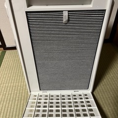シャープ　加湿空気清浄機　プラズマクラスター7000 KC-30T2-W 2012年製の画像
