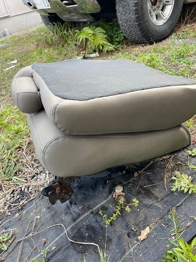 ハマーh2サードシート