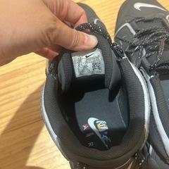 NIKE モアテン　27.5 グレーの画像