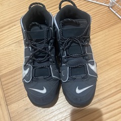 NIKE モアテン　27.5 グレーの画像