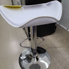J1190　【リユースのサカイ柏店】　ぽん家具　カウンターチェア　CHR100076　ホワイト　クリーニング済み　　参考価格6,580円の画像