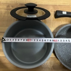 美品 ニトリ フライパン 鍋 取っ手 
4点セット（ガス・IH対応）の画像