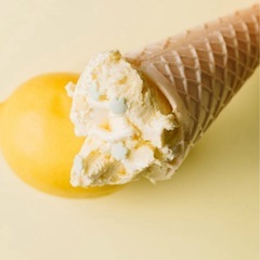 🉐最終値下げ🉐アイスクリームメーカー🍨たっぷり作れて大喜び👦👧お家がアイスクリーム屋さんに✨🍨🧸🧊✨どこにも行かなくても幸せ♥️果物入れたり、焼き芋入れたり♥️の画像