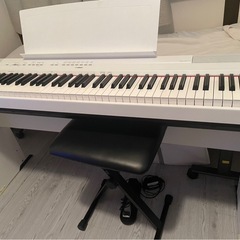白YAMAHAヤマハ電子ピアノ88鍵盤の画像