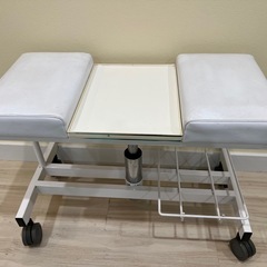 昇降機能付き　フット台　ネイルライト置き付き＆【足浴器 フットバス】保温 機能付きの画像