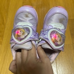 光る子供くつの画像