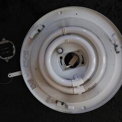 蛍光灯　照明器具の画像