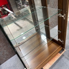飾り棚 ガラス 4段 の画像