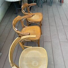 【カフェ風】木製アームチェア 1脚／全4脚あり【直接引取・発送相談可】の画像