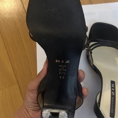 RIZ raffinee サンダルの画像