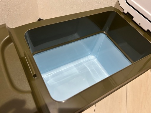 ICEBERG AQ-22L　冷温庫 オリーブグリーン　ポータブル冷蔵庫　AC.DCケーブルあり