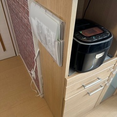 食器棚 の画像