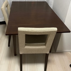 拡張式ダイニングテーブル & チェア2脚の画像