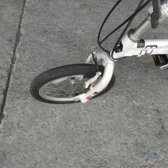 折り畳み自転車 １６インチの画像