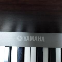 【2007年9月頃発売】YAMAHA電子ピアノ（自動演奏あり）＆椅子の画像