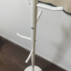 【無料でお譲ります】IRISポールハンガーの画像
