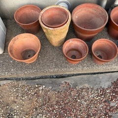 （交渉済）ぜーんぶ差し上げます！大きい植木鉢12点！中古品です！ の画像