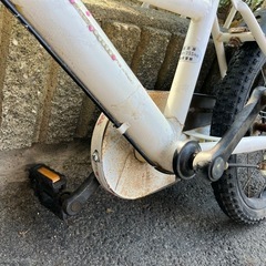 子ども自転車　補助輪付きの画像