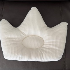 クラウン枕　ホワイトの画像