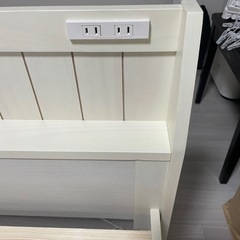 ベッドフレームの画像