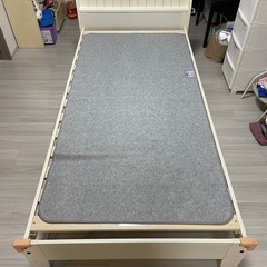 ベッドフレームの画像