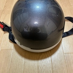 バイク用ヘルメット　半キャップ　カラー ガンメタ　中古　美品　お引き取り可能な方の画像