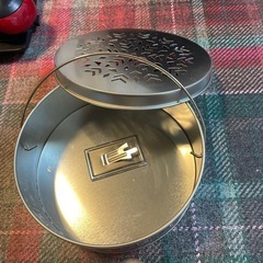 蚊取り線香を入れる缶の画像