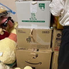 衣類、ぬいぐるみ、おもちゃ多数の画像