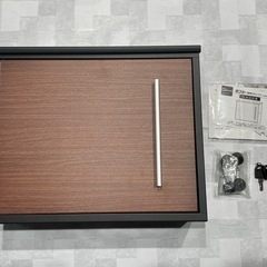 郵便ポスト 壁掛け 鍵付き 木目調 A4サイズ レターパック対応 金属製 縦型の画像