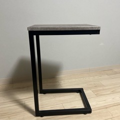 サイドテーブル 大理石風 L字 灰色 アンティーク モノトーンの画像