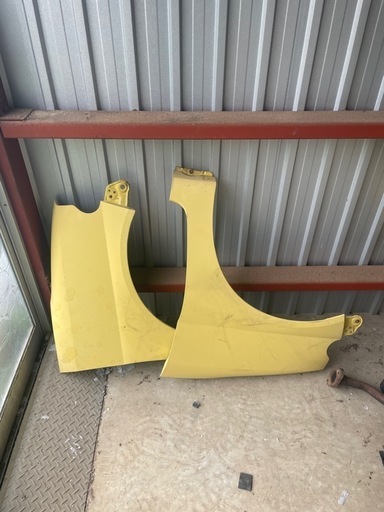 エッセ　フロントフェンダー