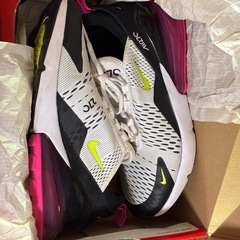 NIKE AIR MAX 270 エアマックス270の画像