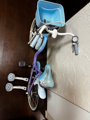 子ども自転車 アナと雪の女王　前カゴ、補助輪付き　トイザらスで購入　キッズ自転車