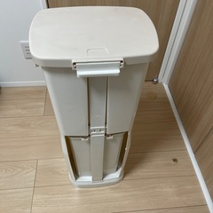 お譲りします。2段ゴミ箱の画像